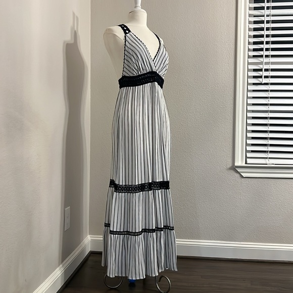 Super flattering Maxi dress - Picture 4 of 6